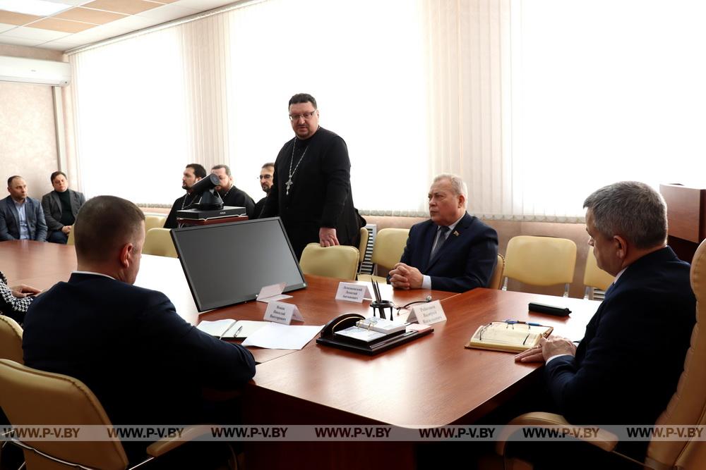 Руководство Пинского горисполкома и представители религиозных конфессий обсудили проблему демографии Руководство Пинского горисполкома и представители религиозных конфессий обсудили проблему демографии