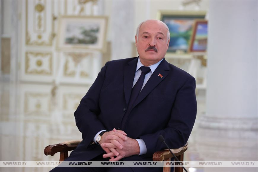 О войне и мире, геополитике и реакции на экономические провокации. Подробности трехчасового интервью Лукашенко