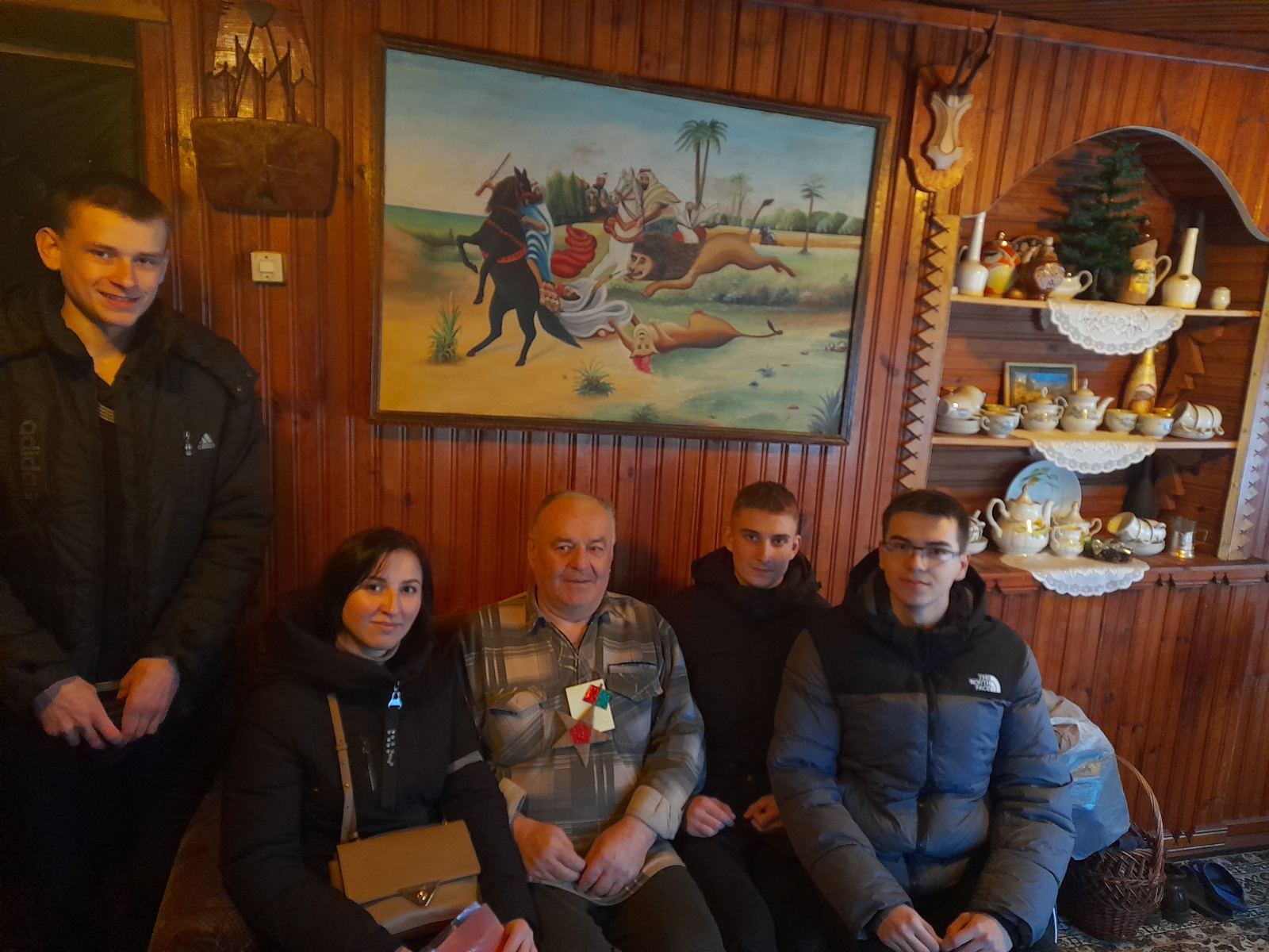В Логишине пожилых жителей поселка поздравили с Днём защитников Отечества