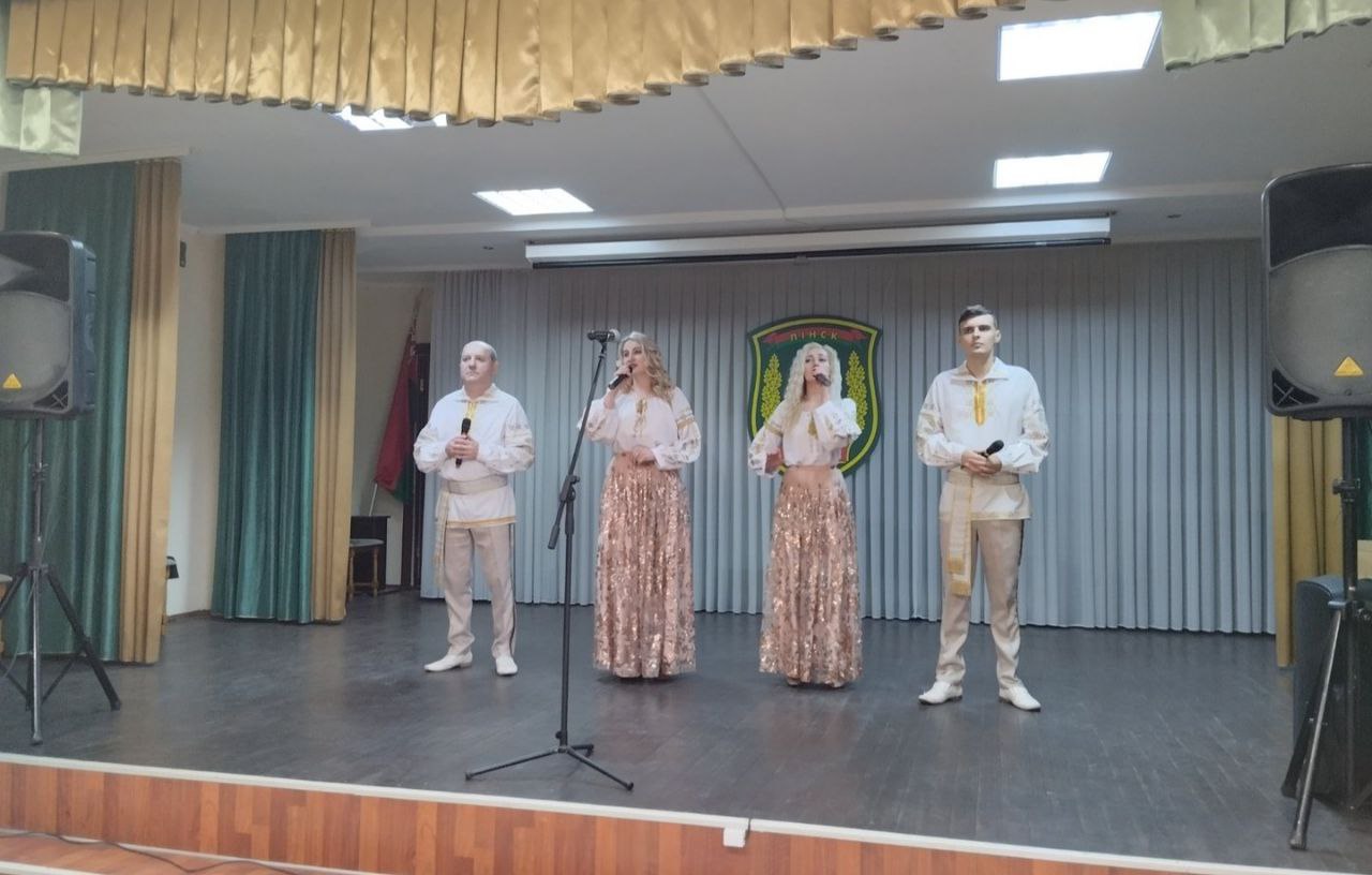 Пинских пограничников поздравили представительницы ОО «БСЖ»