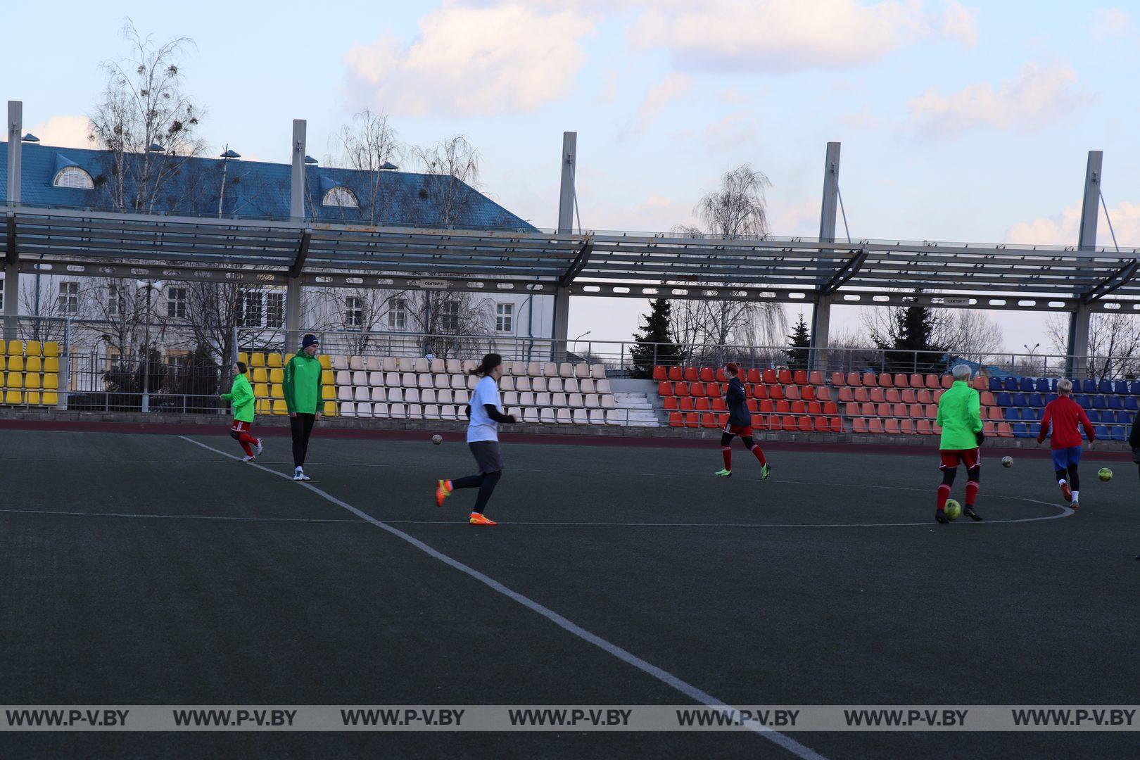 Женская футбольная команда «ДЮСШ-ПолесГУ» дебютирует в высшей лиге чемпионата Беларуси