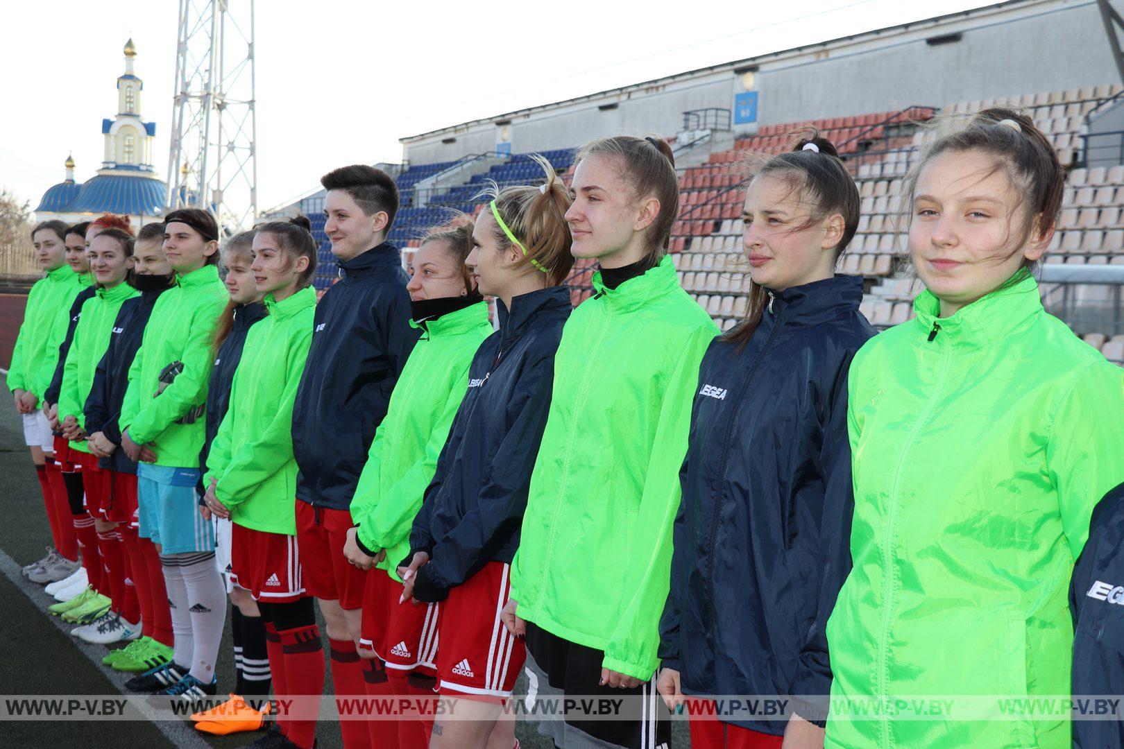Женская футбольная команда «ДЮСШ-ПолесГУ» дебютирует в высшей лиге чемпионата Беларуси