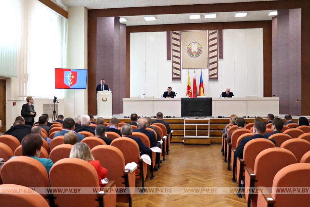 На очередной сессии проанализировали работу районного Совета депутатов