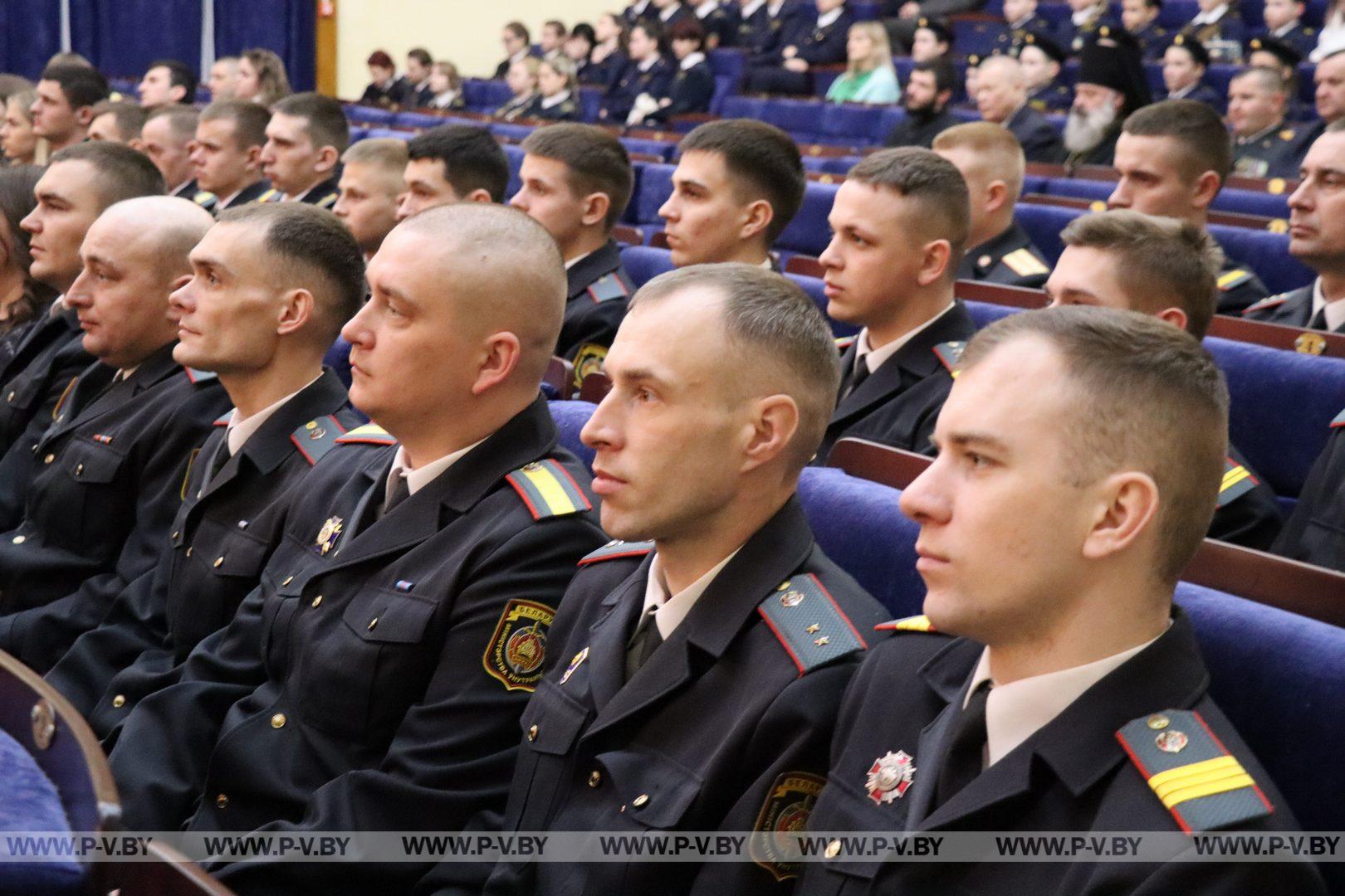 «Служим Закону, народу, Отчизне!»: состоялся праздничный концерт ко Дню белорусской милиции «Служим Закону, народу, Отчизне!»: состоялся праздничный концерт ко Дню белорусской милиции