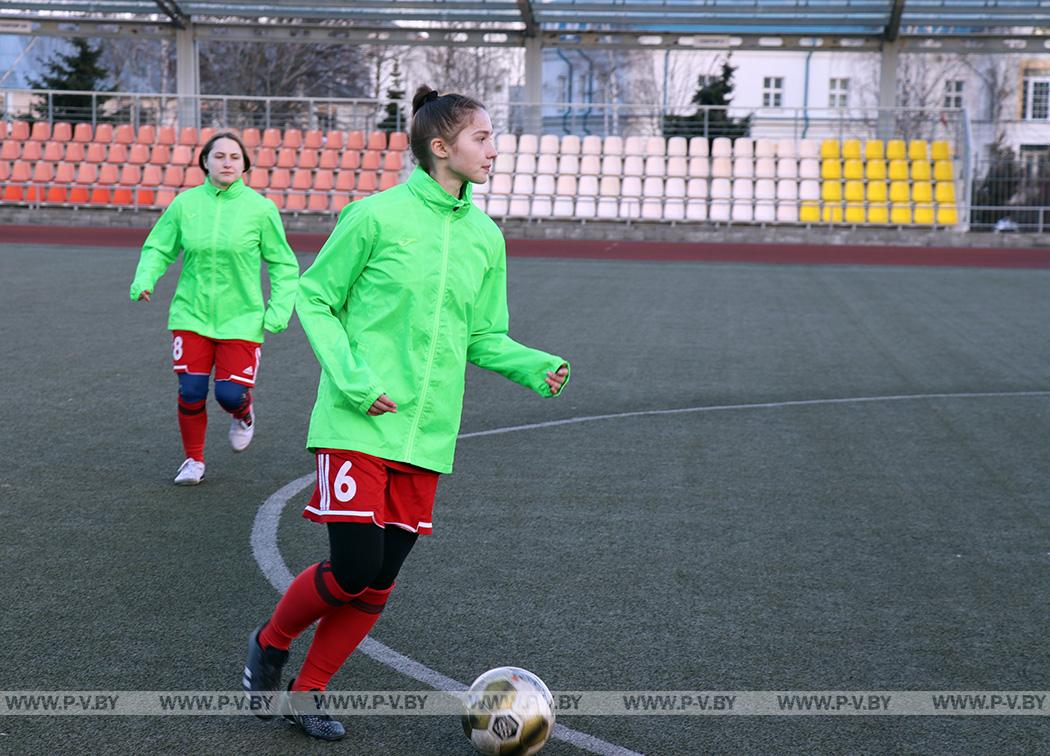 Как сыграла в первом туре футбольной высшей лиги команда «ДЮСШ-ПолесГУ»?