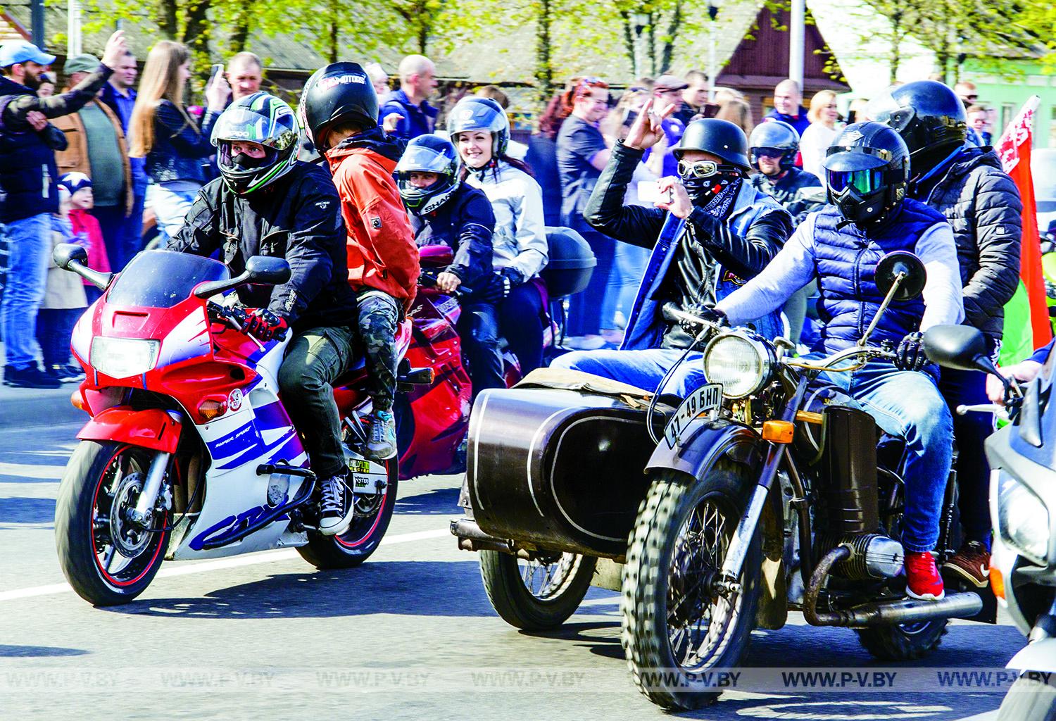 ГАИ призывает мотоциклистов освежить в памяти ПДД