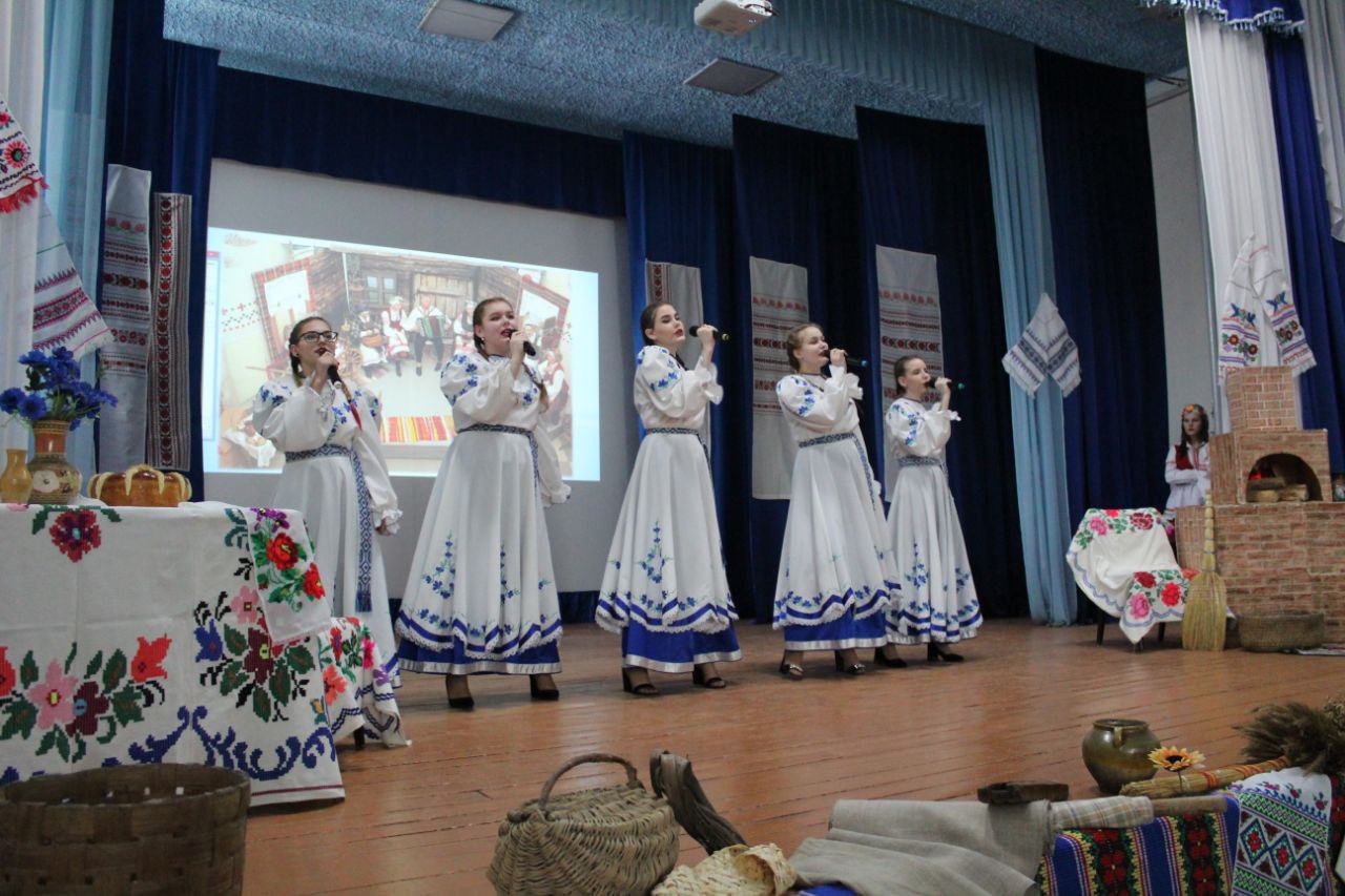 Фальклорнае свята адбылося ў аграрным тэхналагічным каледжы да Дня роднай мовы