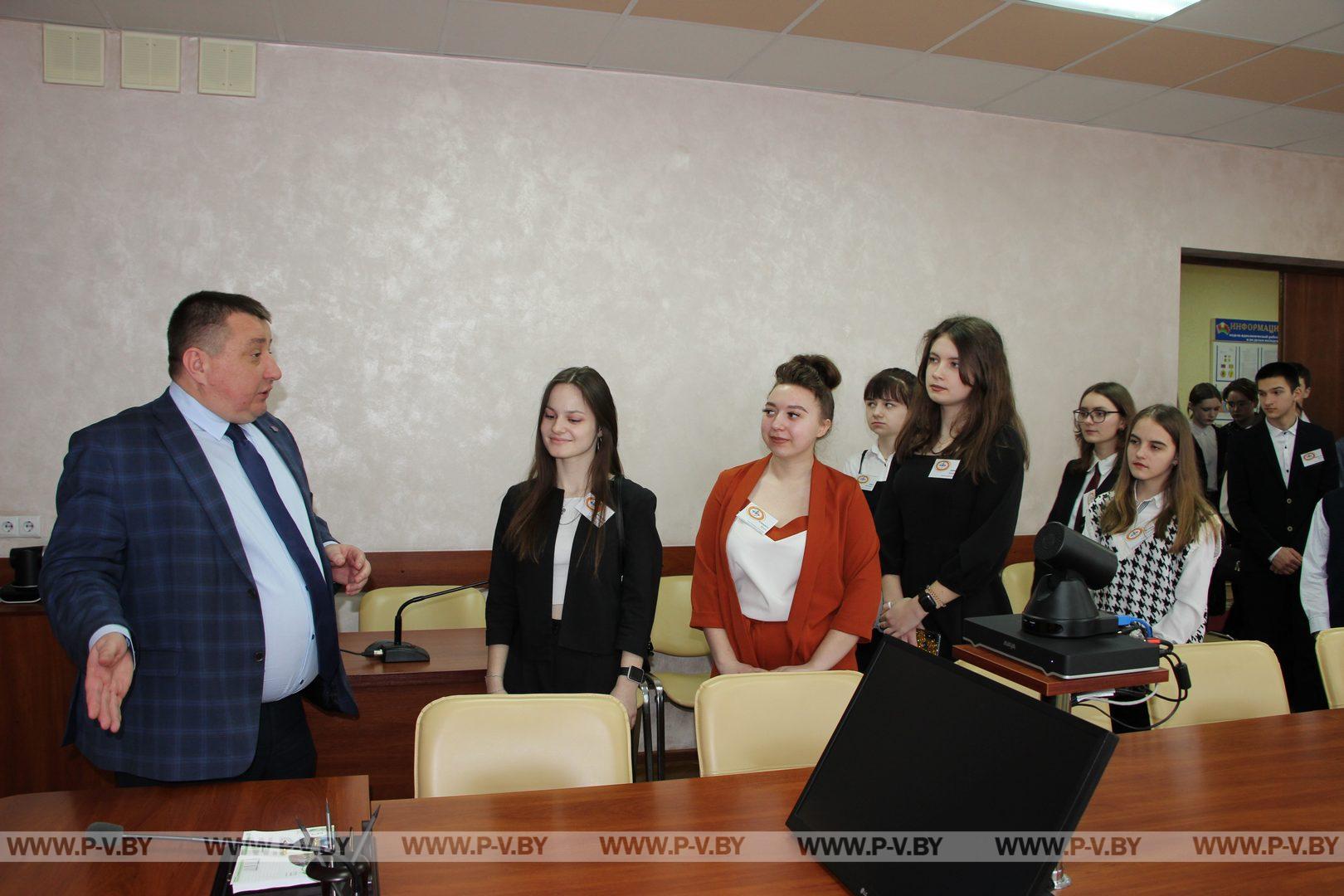 В Пинском районе организовали форум с Детским парламентом учреждений образования В Пинском районе организовали форум с Детским парламентом учреждений образования