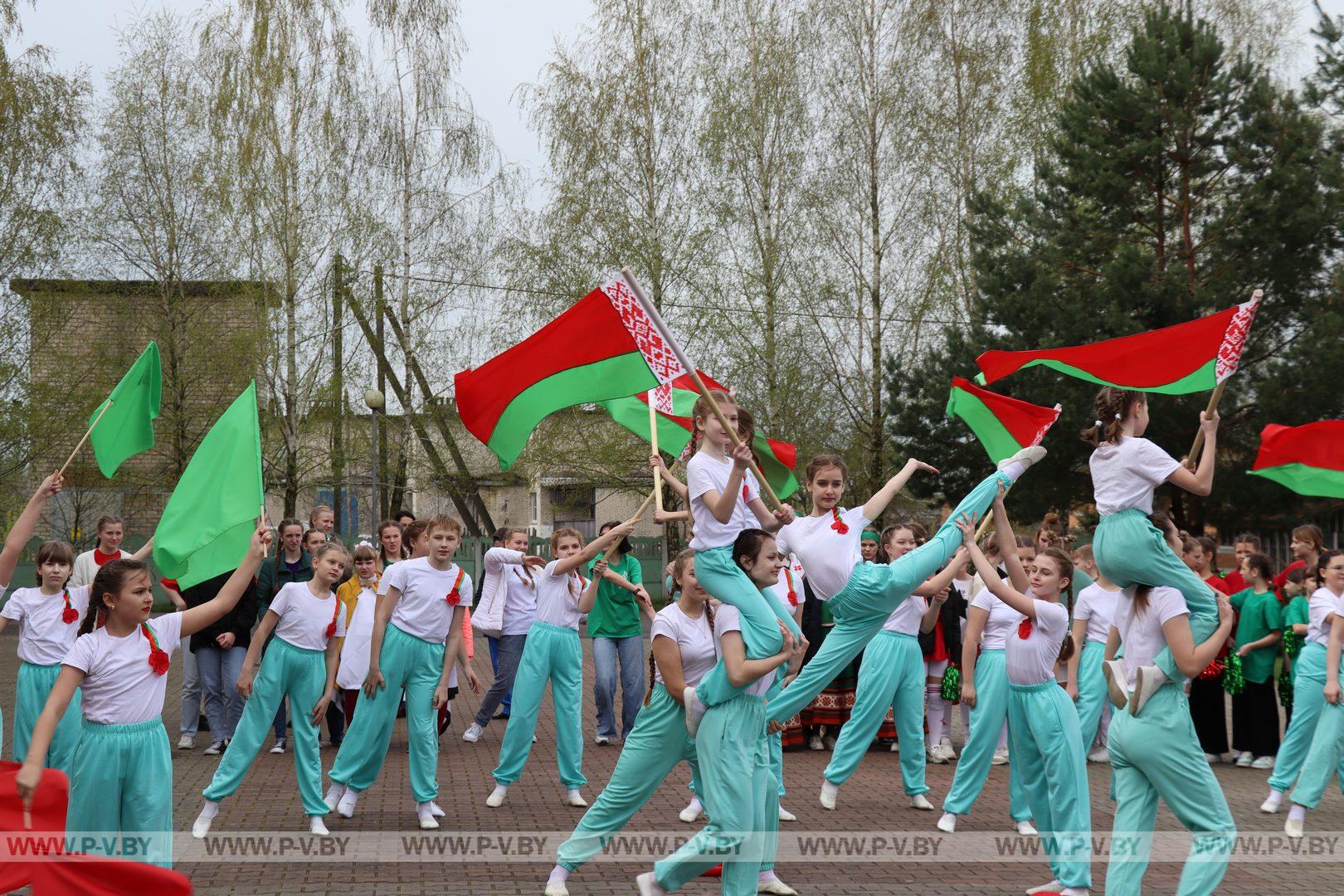 Купятичская средняя школа принимала участников районного этапа второго областного конкурса-фестиваля «В едином ритме»