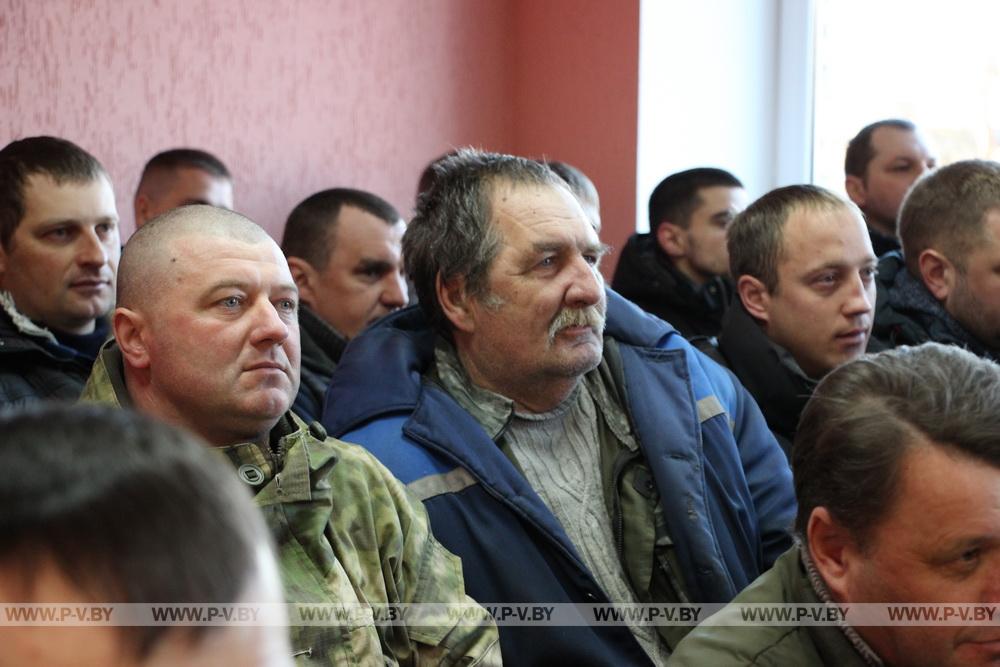Владимир КОЛЕСНИКОВИЧ: «Благодаря Президенту, начался очередной активный этап приведения в порядок мелиорированных земель» Владимир КОЛЕСНИКОВИЧ: «Благодаря Президенту, начался очередной активный этап приведения в порядок мелиорированных земель»