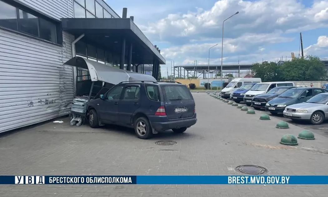 В Пинске пьяный бесправник перепутал педали: пострадал пешеход