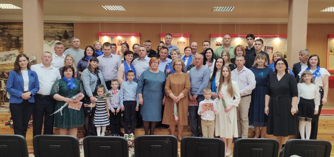 Посмотрели, как в Пинске проходит фестиваль «Семьи – за мир и созидание!»