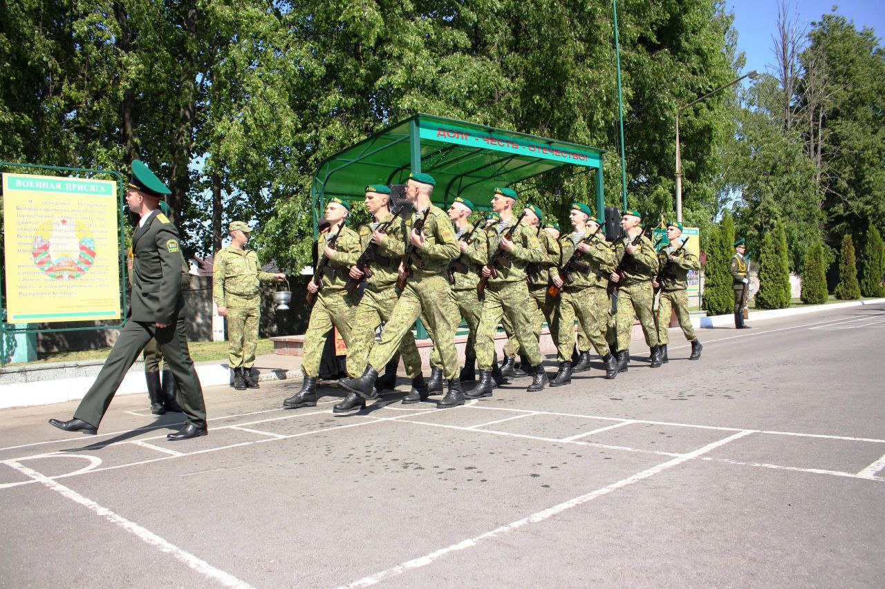 В Пинском погранотряде новобранцы приняли присягу