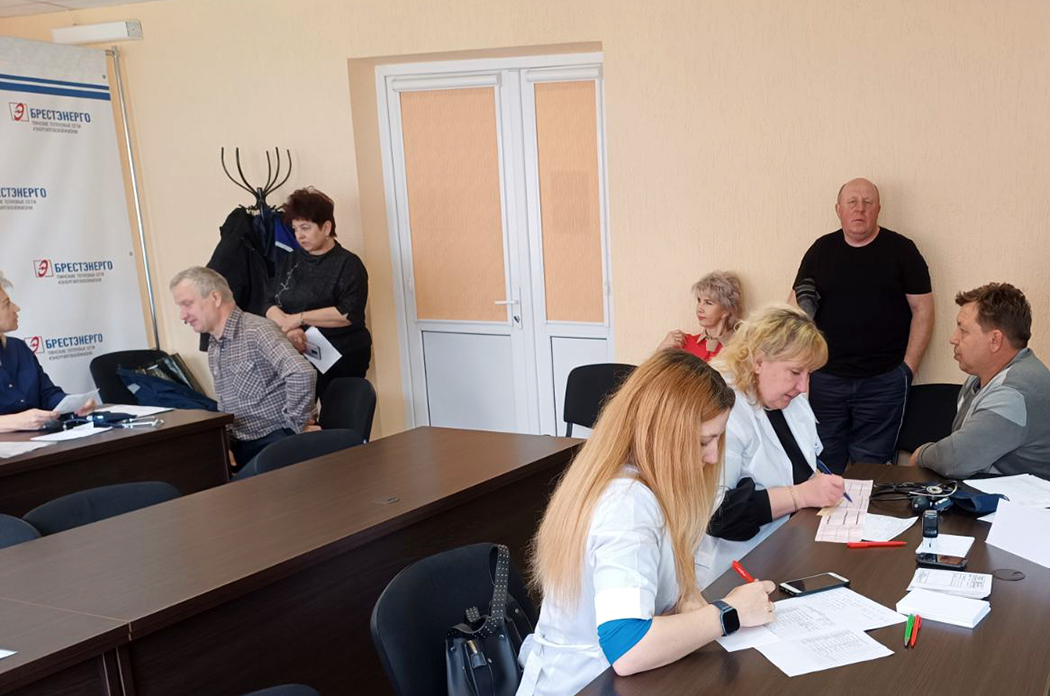 Болезнь легче предупредить: профилактические акции проходят на предприятиях Пинского региона