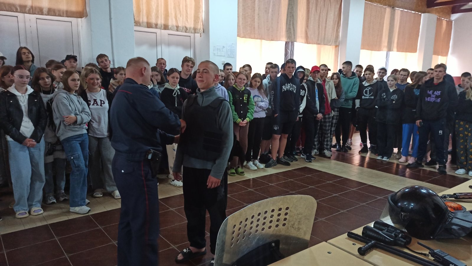 Сотрудники РОВД посетили детские оздоровительные лагеря
