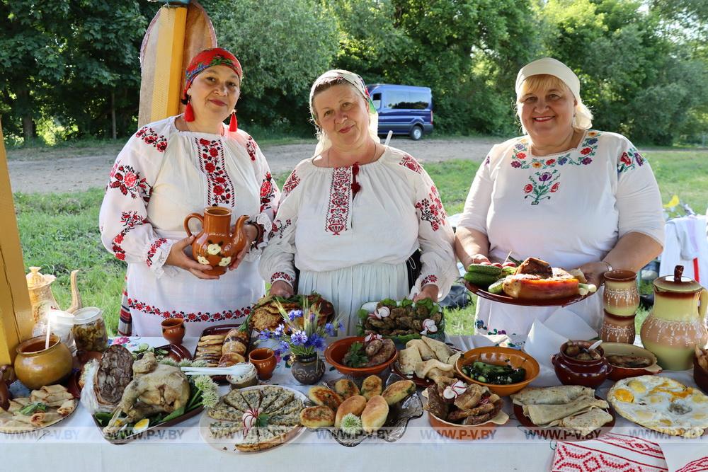 Вёска Парэчча прымала ўдзельнікаў VIІ абласнога свята-конкурсу “Грай, гармонік! Звіні, прыпеўка!”