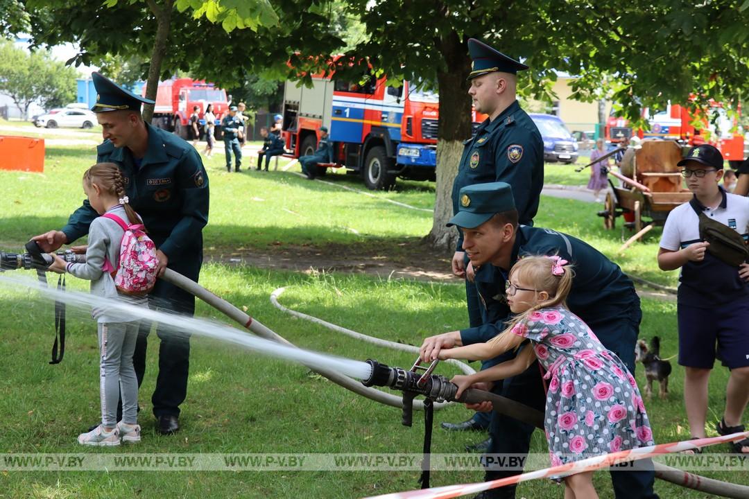 170-летие со Дня образования пожарной службы в Беларуси отметили в Пинске масштабным праздником