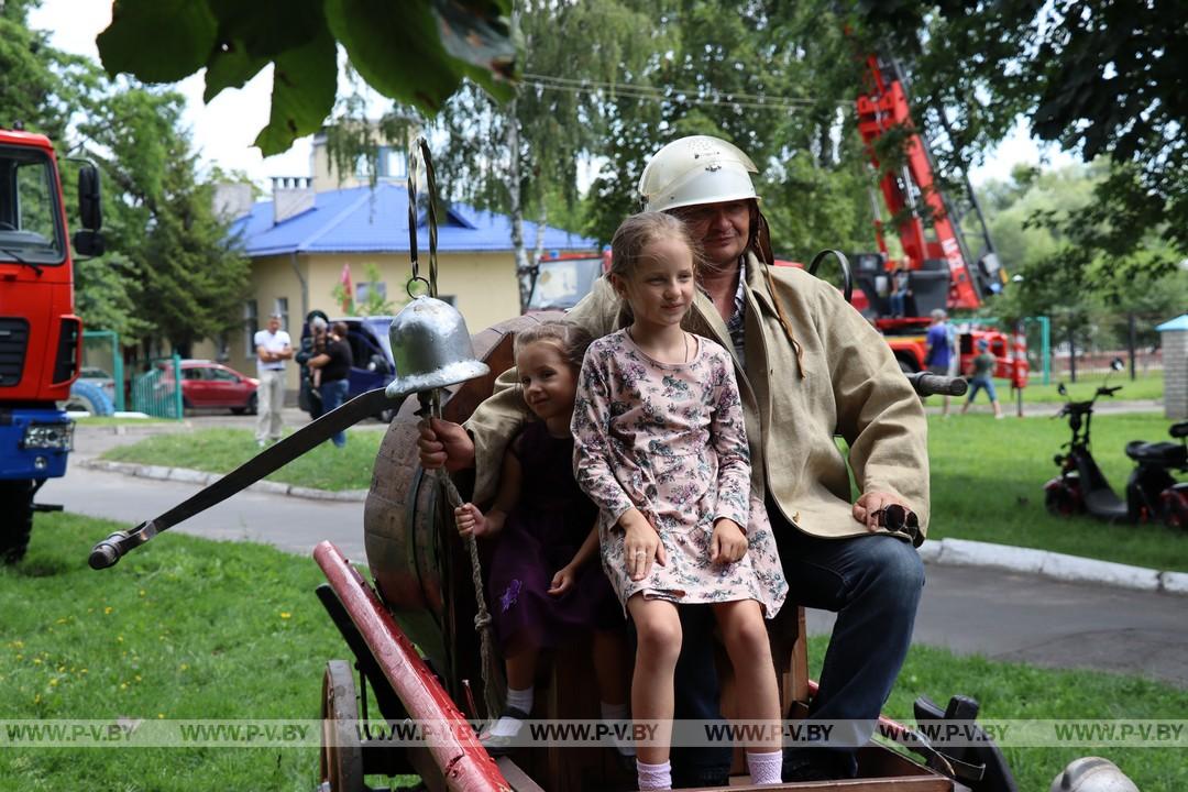 170-летие со Дня образования пожарной службы в Беларуси отметили в Пинске масштабным праздником