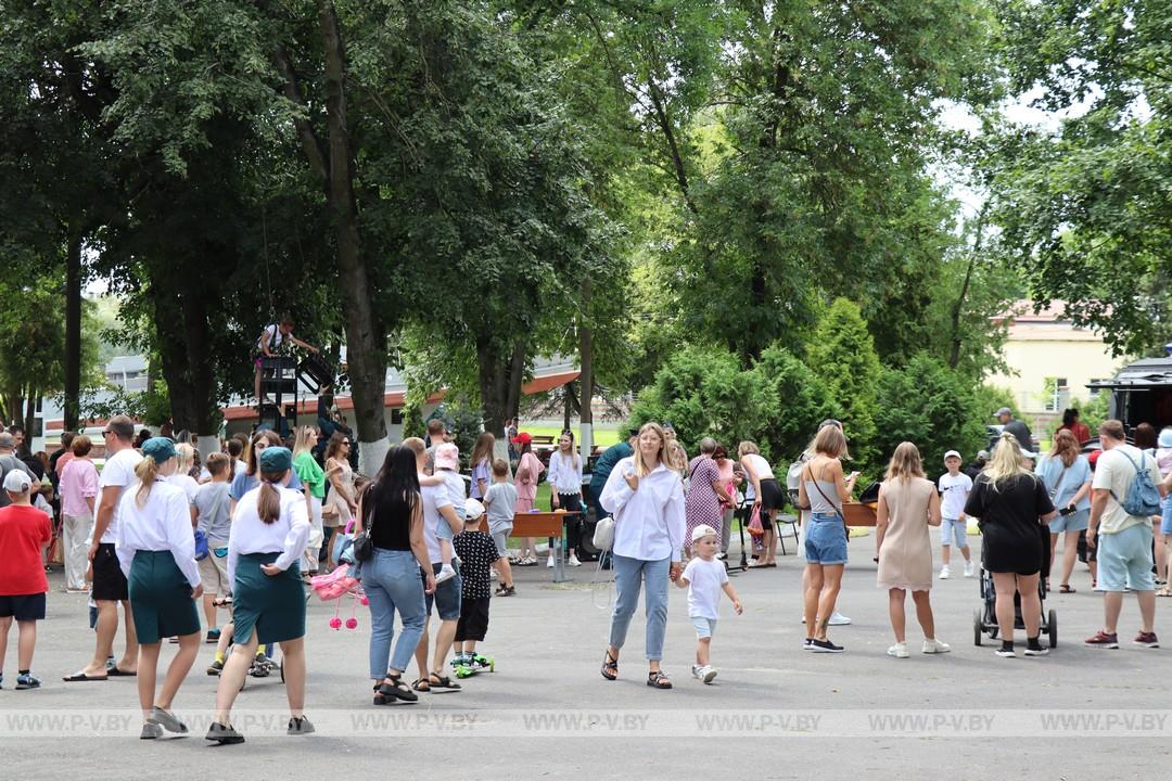 170-летие со Дня образования пожарной службы в Беларуси отметили в Пинске масштабным праздником