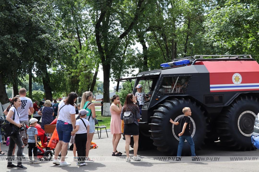 170-летие со Дня образования пожарной службы в Беларуси отметили в Пинске масштабным праздником