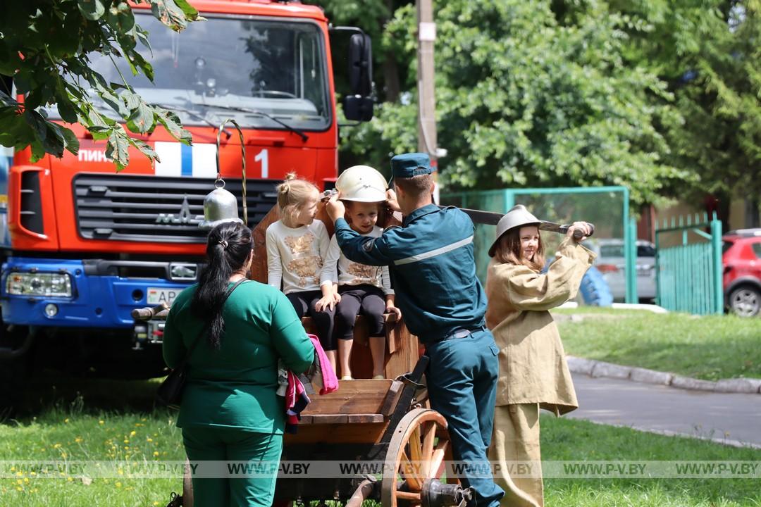 170-летие со Дня образования пожарной службы в Беларуси отметили в Пинске масштабным праздником