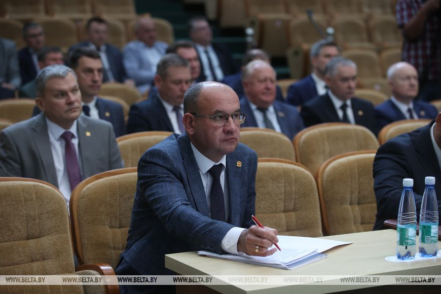 Вольфович: пока Беларусь ведет битву за урожай, наши западные соседи стремятся к другим баталиям