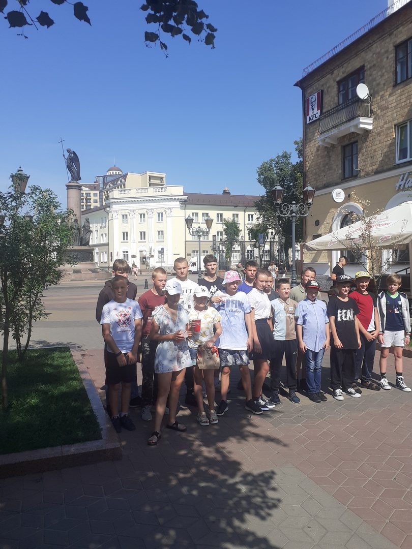 Экскурсию в Брест организовали для ребят из Пинского района