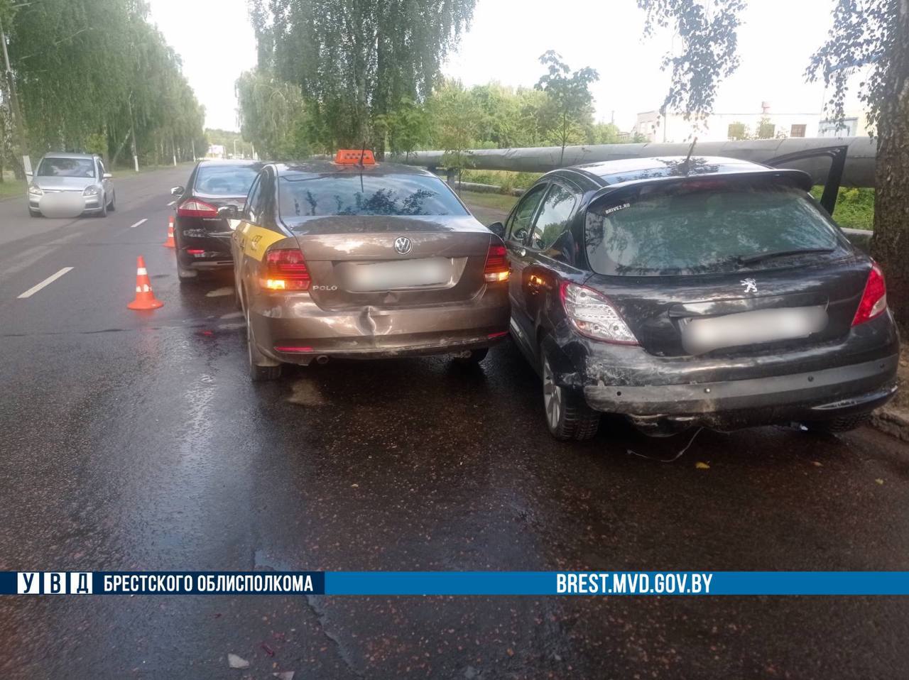 ДТП с 4 автомобилями произошло на проспекте Жолтовского в Пинске