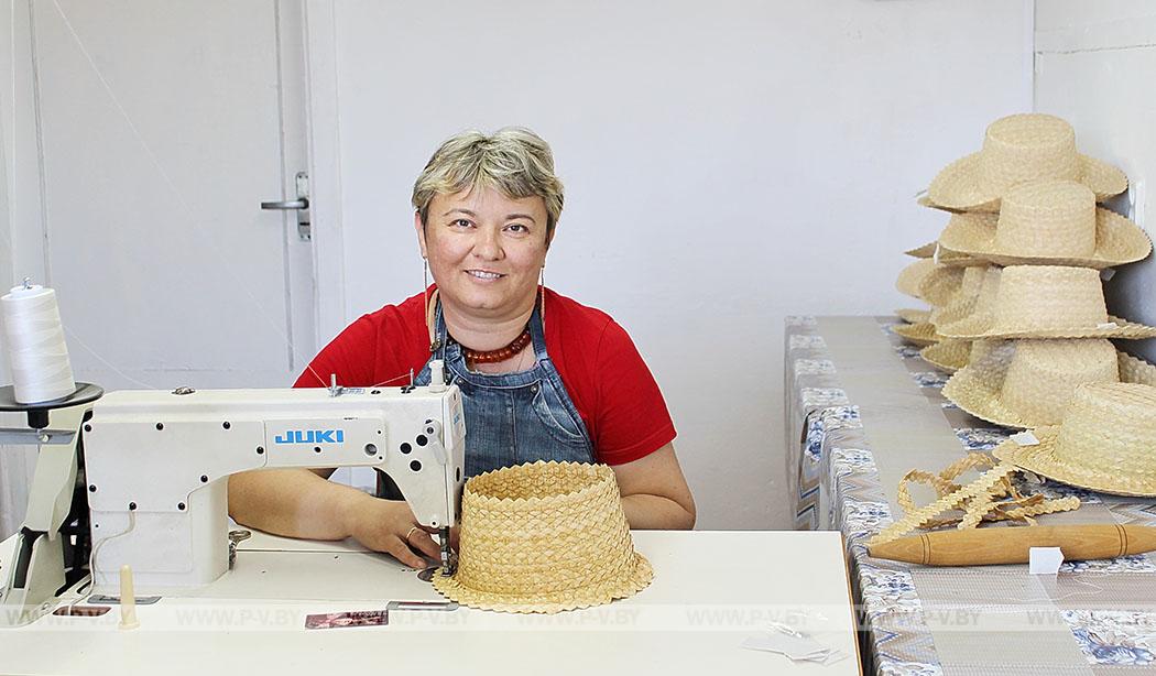 Сувенирную продукцию к «Дожинкам» изготавливают на фабрике художественных изделий в Пинске
