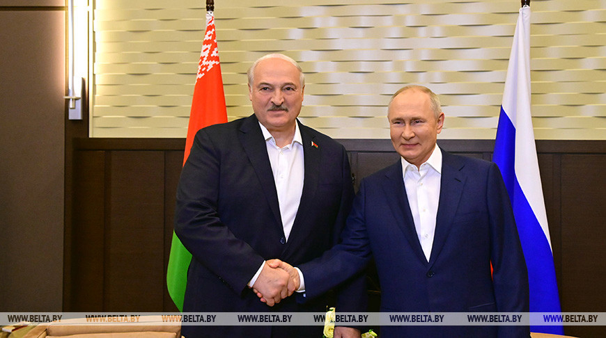 Лукашенко прогнозирует в следующем году выход на досанкционный уровень работы экономики