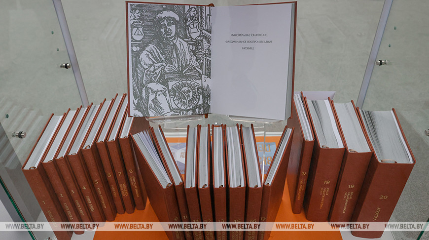 Технопарк "на плечах гигантов", счастье Лукашенко, Совбез, родная мова и день дарения. Главные итоги недели Президента