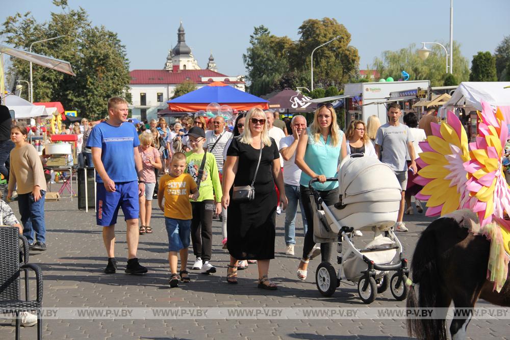 Ярко, эмоционально, весело Пинск отмечает День города