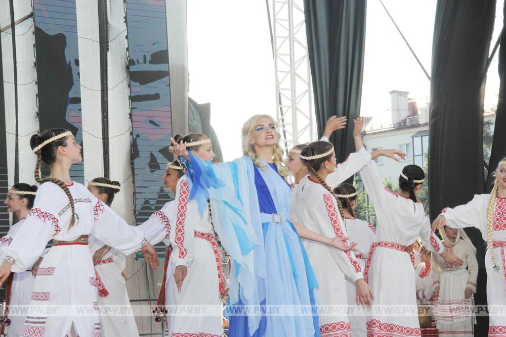 Ярко, эмоционально, весело Пинск отмечает День города