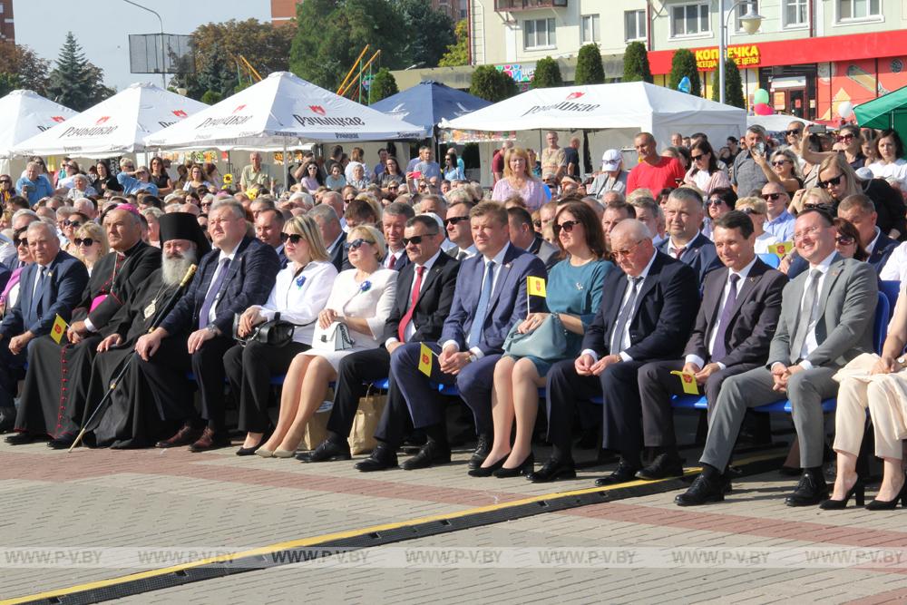 Ярко, эмоционально, весело Пинск отмечает День города