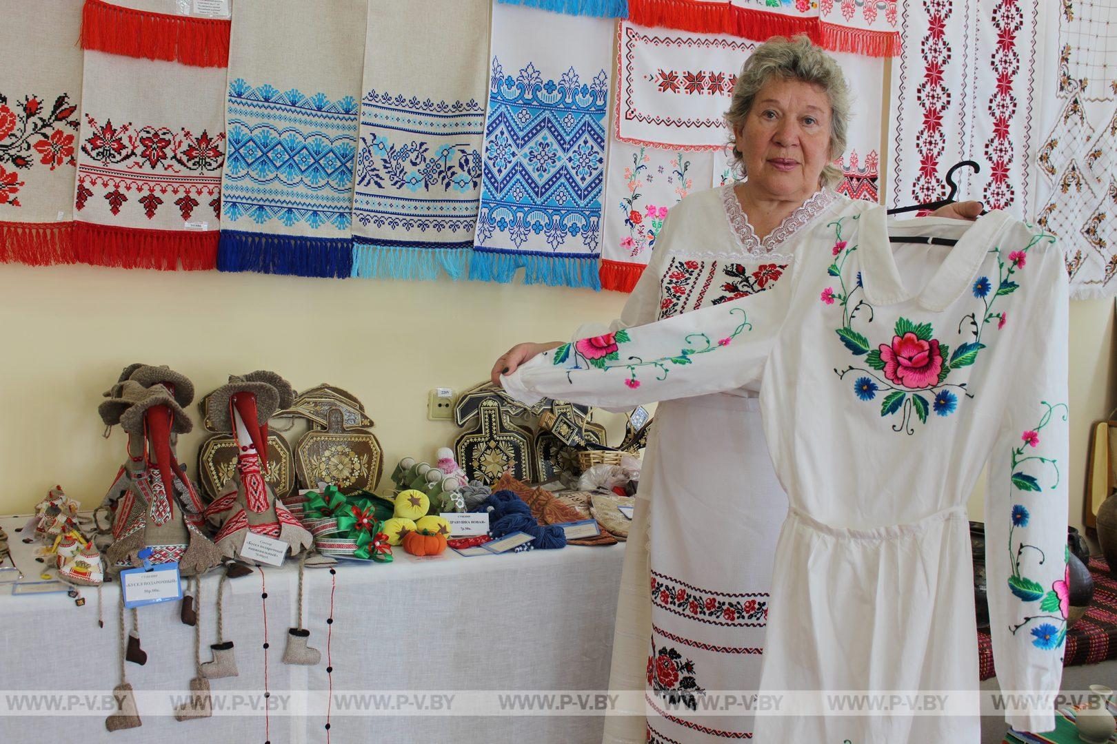 Ніна ДЭВІСК: «Столькі гадоў займаюся вышыўкай і ніяк не налюбуюся»