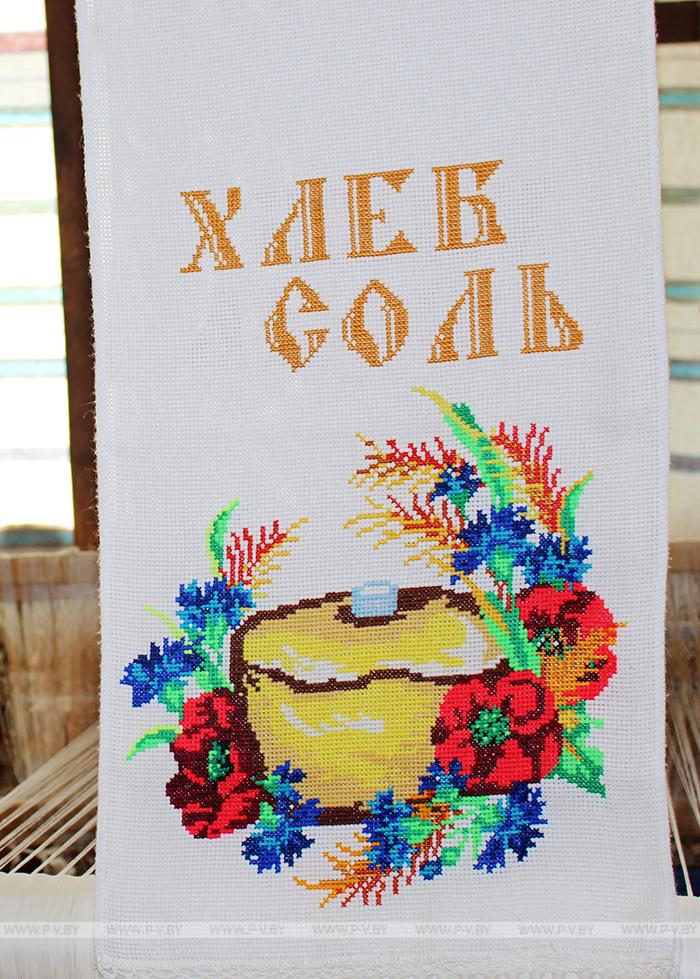 Ніна ДЭВІСК: «Столькі гадоў займаюся вышыўкай і ніяк не налюбуюся»