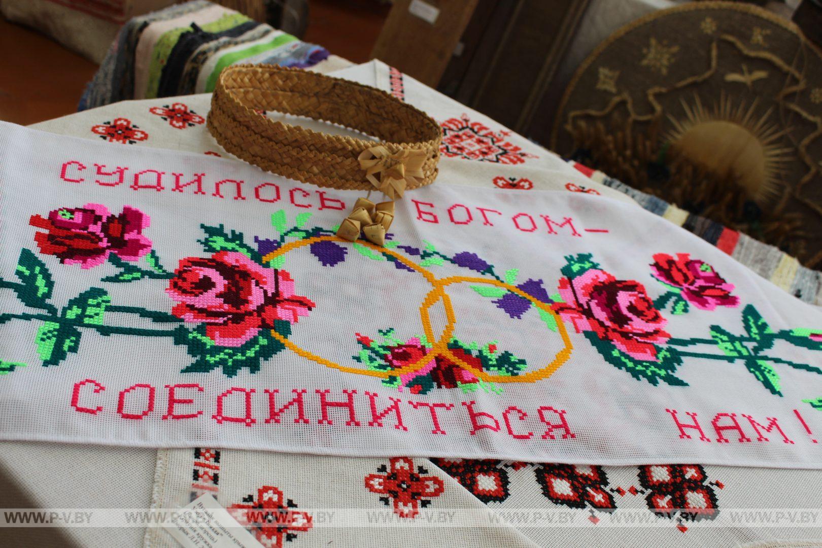 Ніна ДЭВІСК: «Столькі гадоў займаюся вышыўкай і ніяк не налюбуюся»