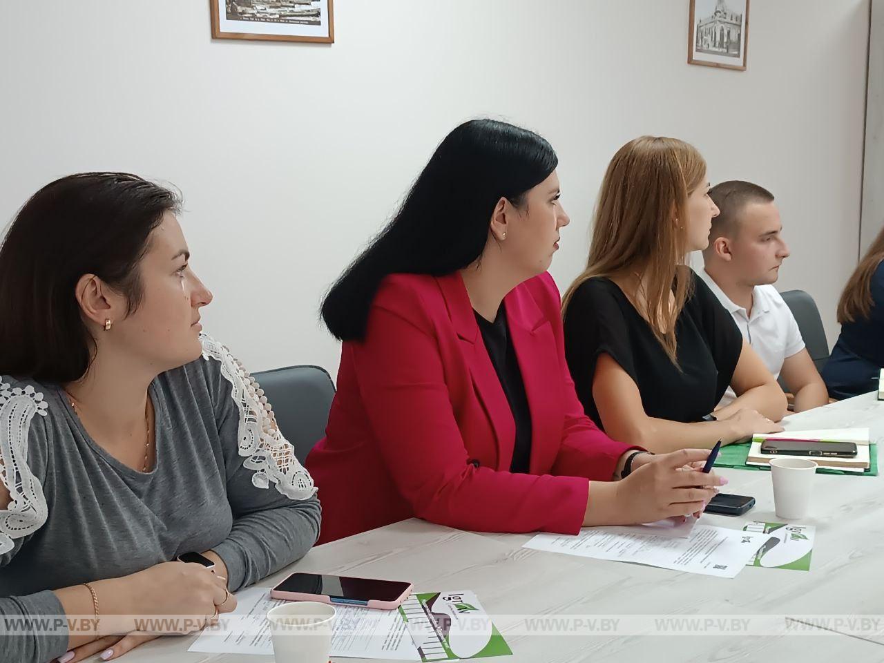 В Центре притяжения «Igrow» организовали тренинг «Социальные сети. Продвижение в соцсетях» для молодежи Пинского района
