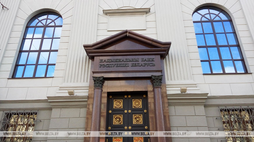 В сентябре ставки по депозитам физлиц продолжили рост, по кредитам - снижение
