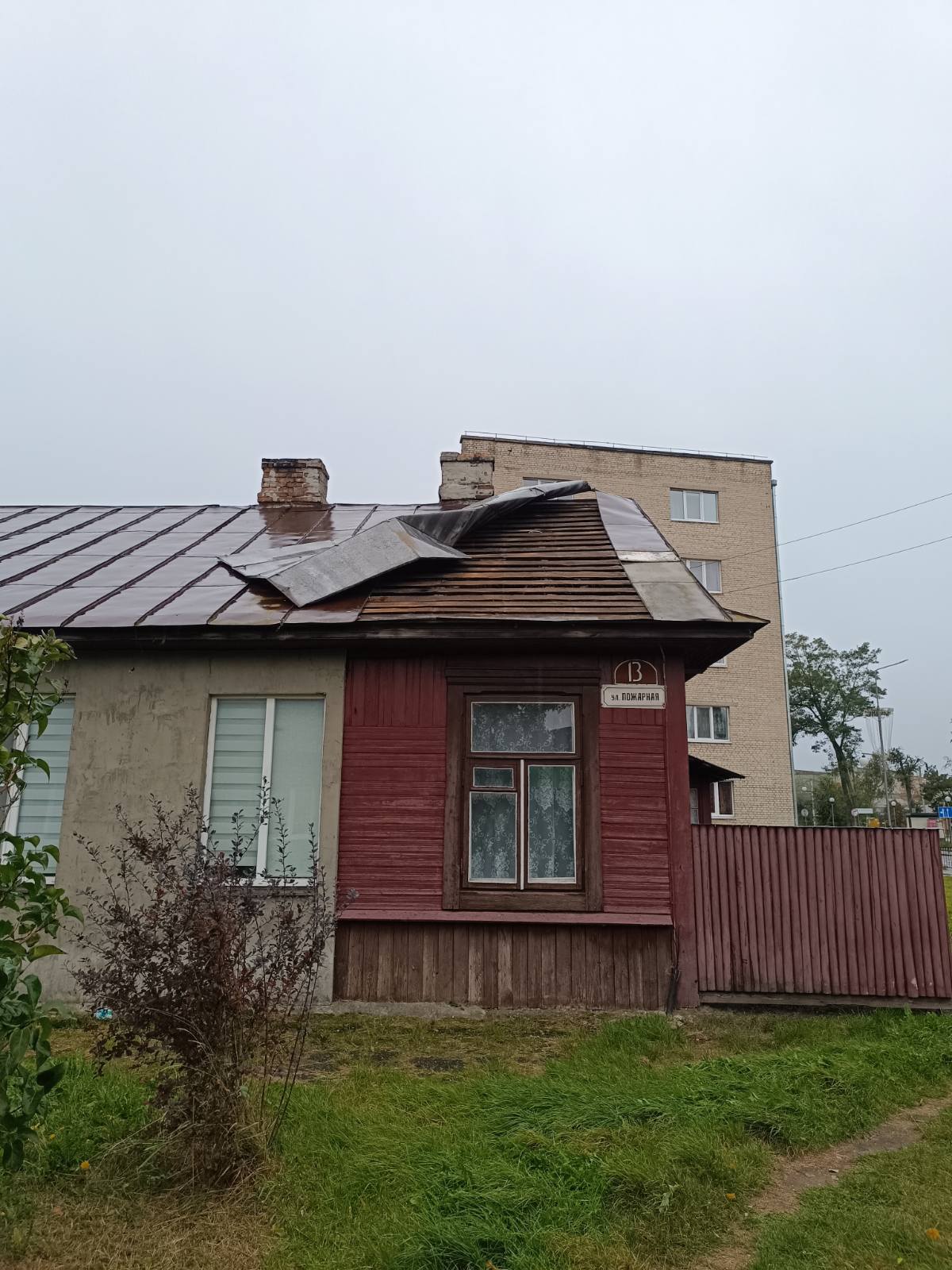 ЖРЭУ: «Последствия шквалистого ветра устраняют до сих пор»