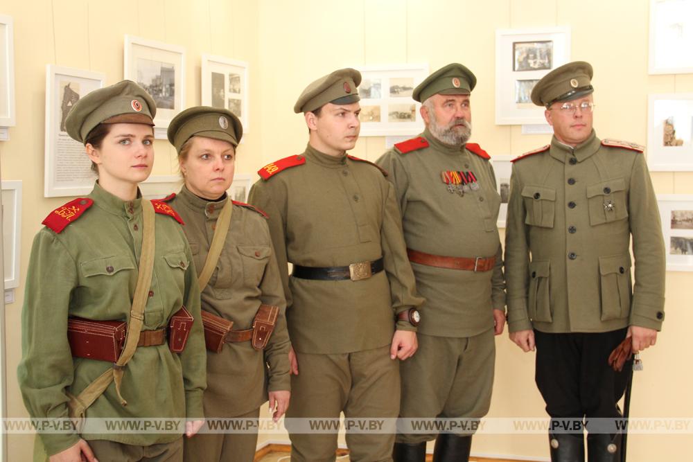 В музее коллекционеры показали Белорусское Полесье на фото и рисунках Первой мировой войны