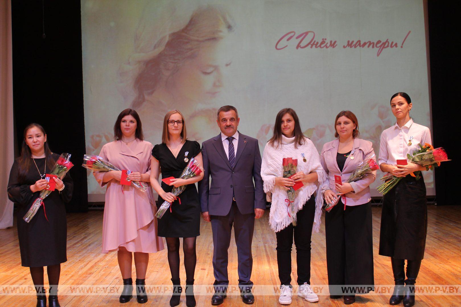 Побывали на праздничном концерте, посвященном Дню матери