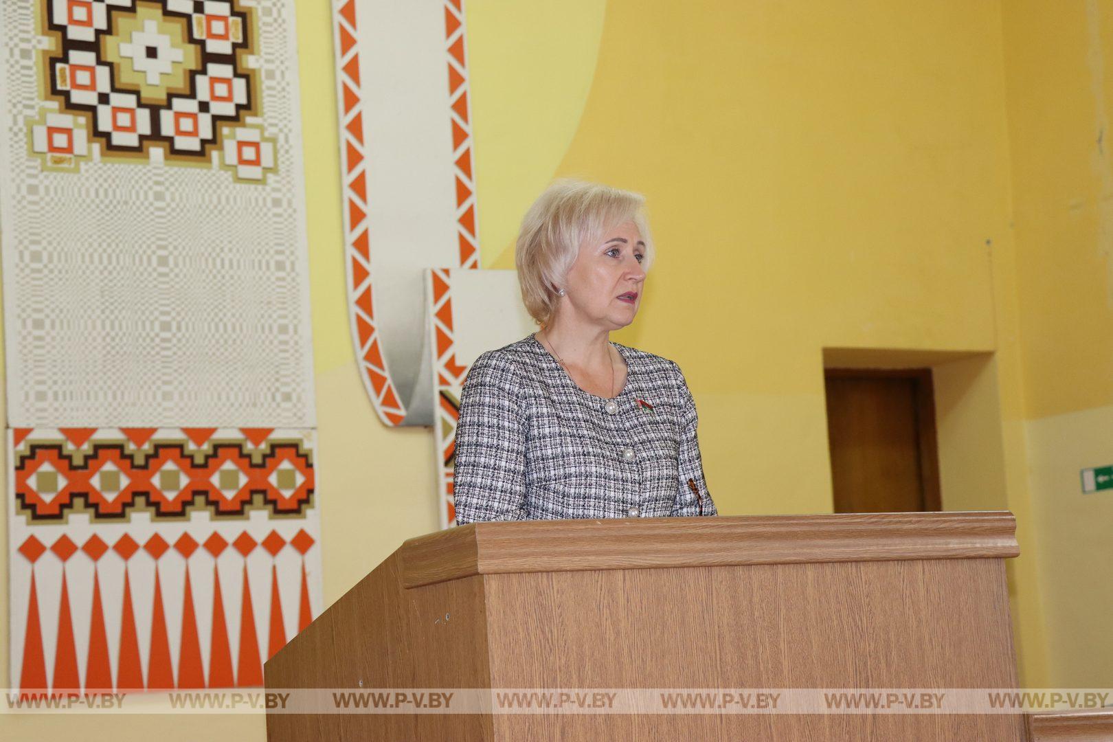 Валентина Бегеба встретилась с трудовым коллективом Пинского винодельческого завода