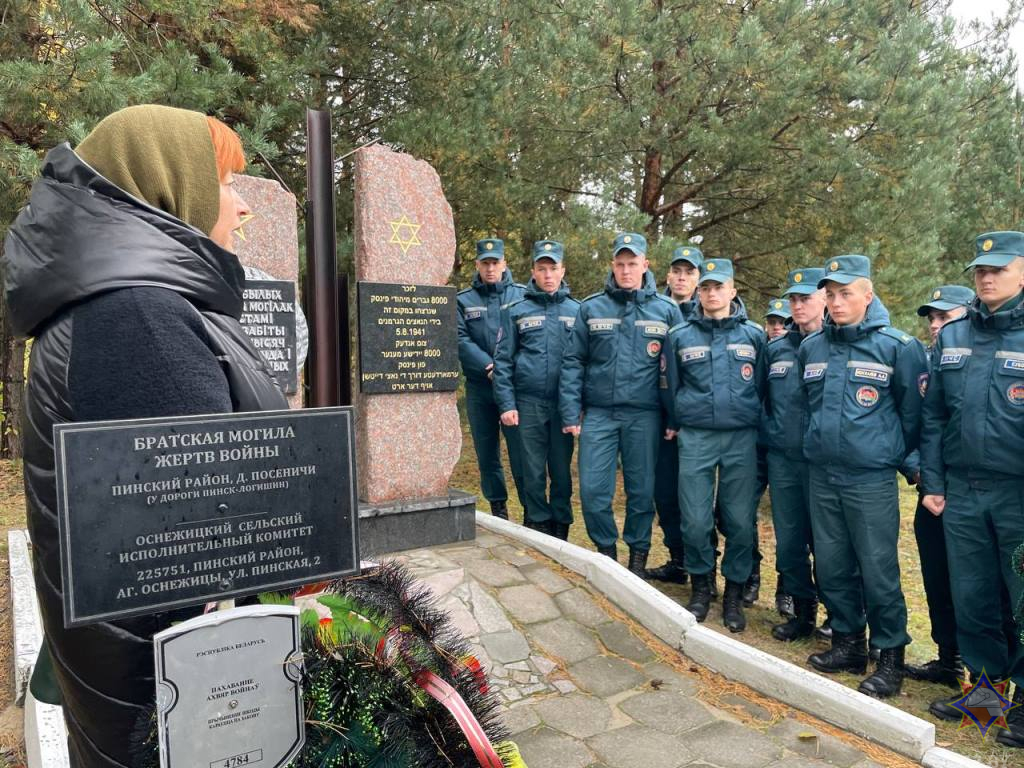 Курсанты МЧС обучили правилам безопасности жителей Пинского района