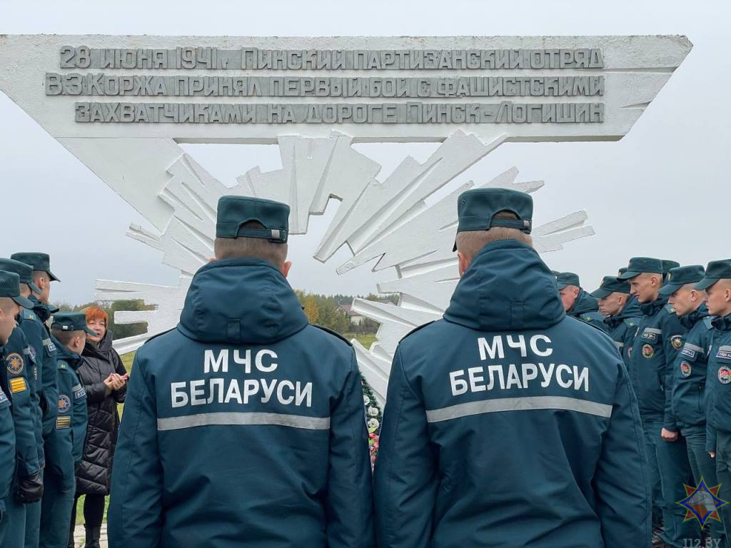 Курсанты МЧС обучили правилам безопасности жителей Пинского района