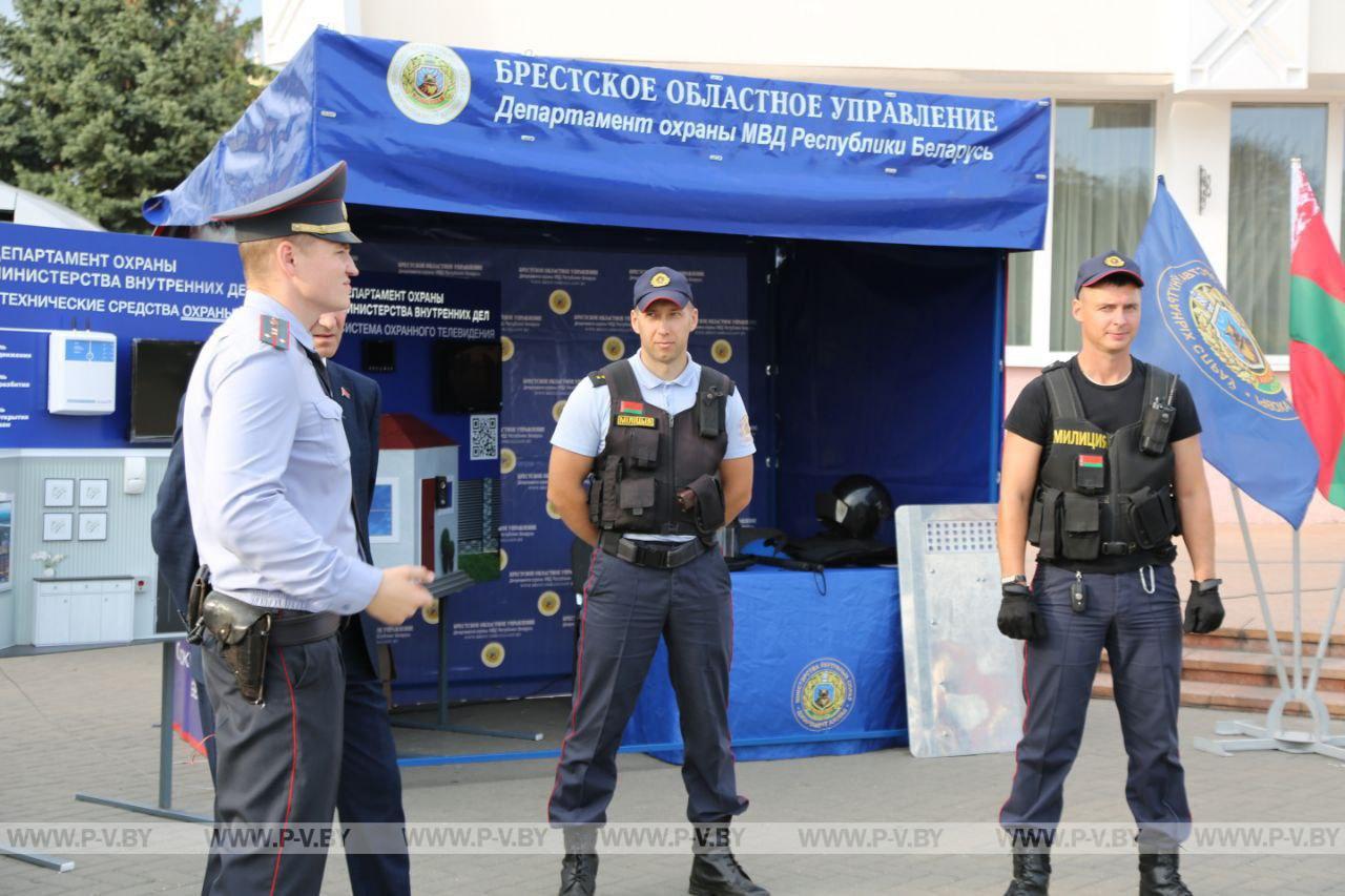 Стартовал информационный мини-проект "Пінскі веснік" – 5 дней с охраной" Стартовал информационный мини-проект "Пінскі веснік" – 5 дней с охраной"