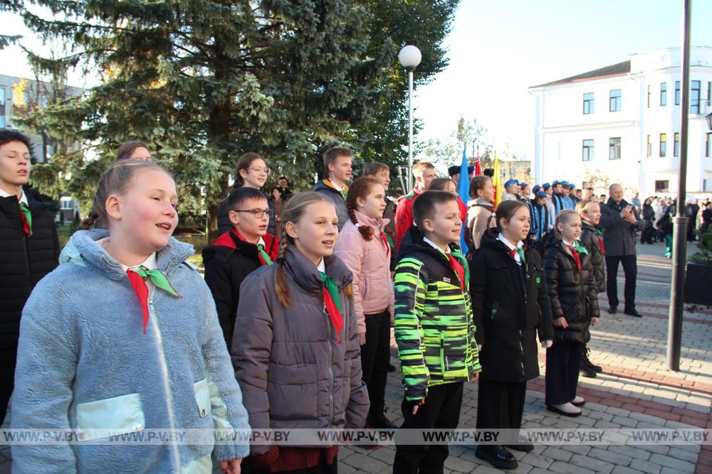 Митингами, шествием, автопробегом пинчуки встретили День Октябрьской революции