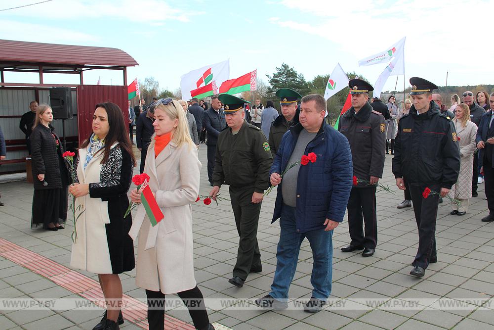 Митингами, шествием, автопробегом пинчуки встретили День Октябрьской революции