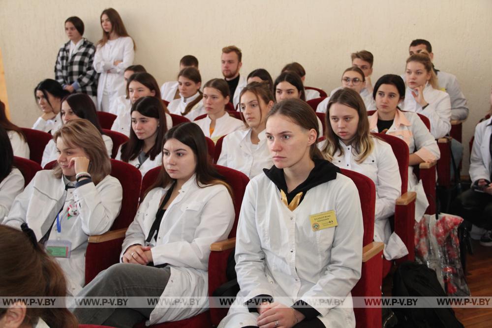 Выпускникам медицинского колледжа рассказали о перспективах трудоустройства в учреждениях здравоохранения области