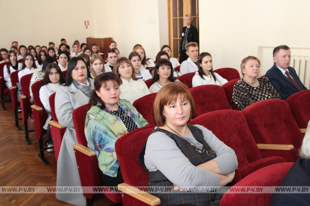 Выпускникам медицинского колледжа рассказали о перспективах трудоустройства в учреждениях здравоохранения области